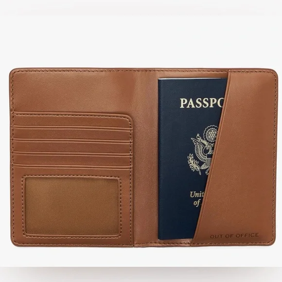 Marc Jacobs Tan Leather Passport Cover - Picture 3 of 3